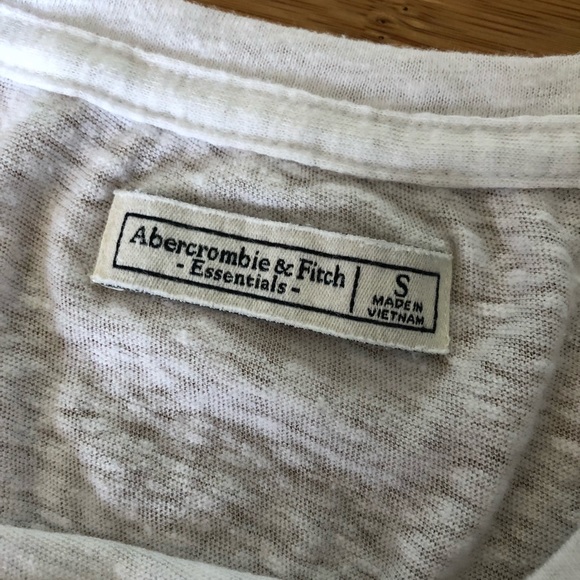 Abercrombie crop tops - Picture 2 of 3